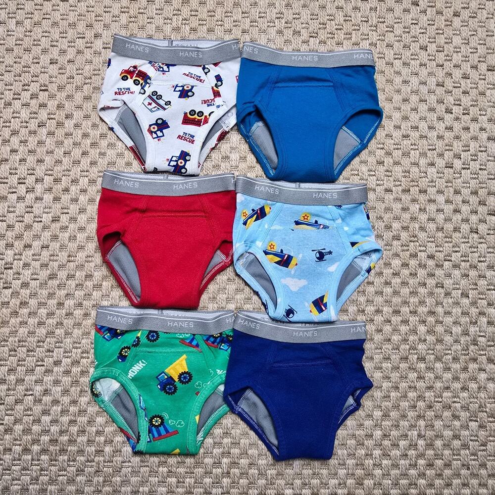 Hanes Boys Training Pants Underwear Cars Vehicles Toddler size 2T Absorbent